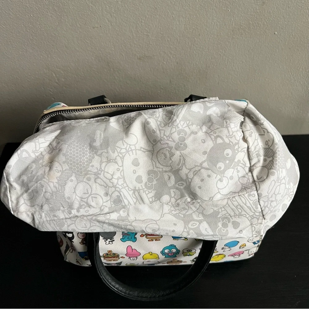 VERY RARE Loungefly loves Sanrio AOP Character Crossbody Purse Bag Satchel HEART